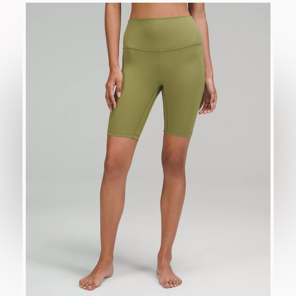 LULULEMON Align™ High-Rise Short 8" Size 20 - Picture 5 of 10